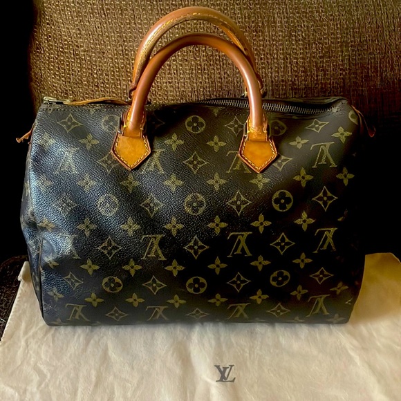 Louis Vuitton Handbags - Authentic 🛍 LOUIS VUITTON SPEEDY 30 HANDBAG PURSE MONOGRAM with Dust bag